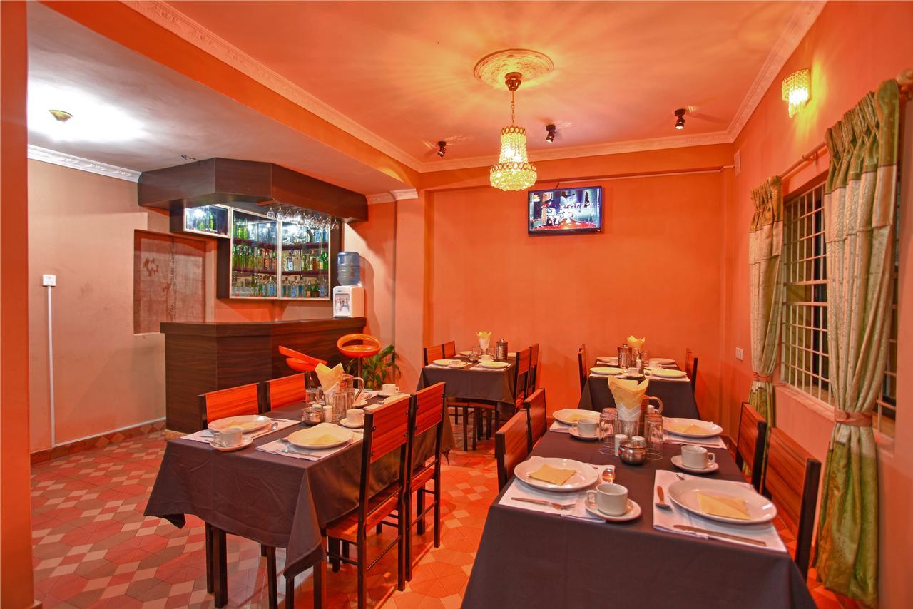 Hotel Dream Inn Pokhara Esterno foto